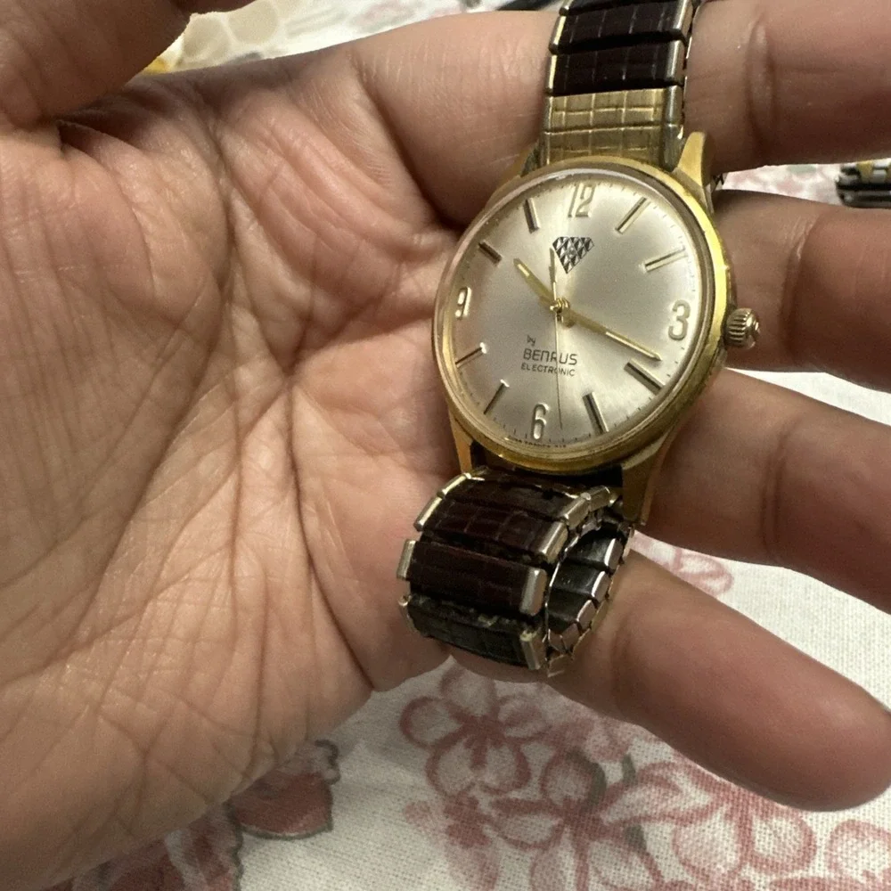 VINTAGE BENRUS RACING ELECTRONIC Mens Watch Gold Tone Rare 34mm Untested - Neat